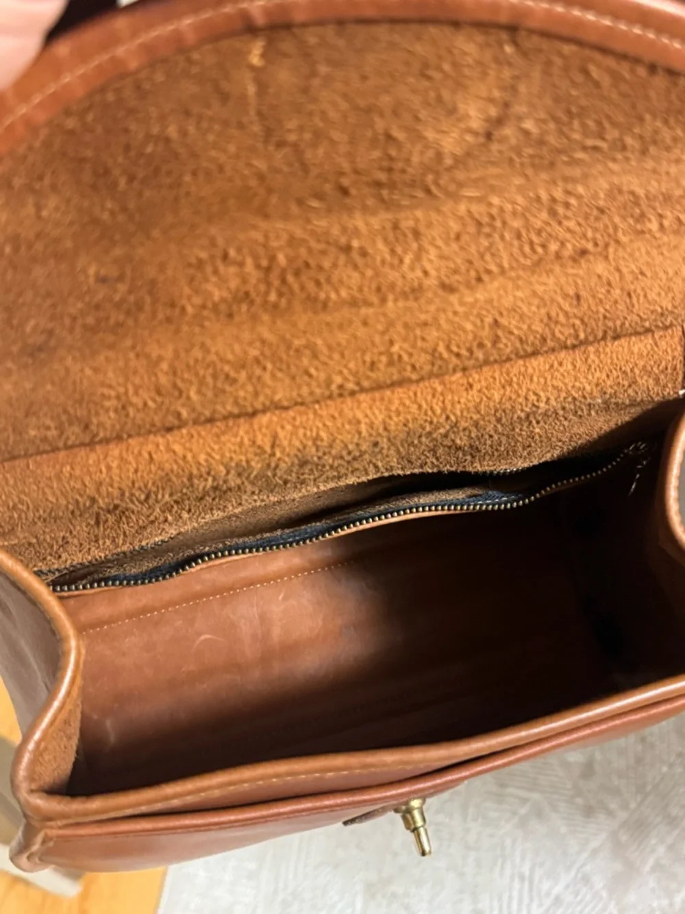 Vintage Coach Logan British Tan Crossbody Leather Bag 9907 - Picture 6 of 11